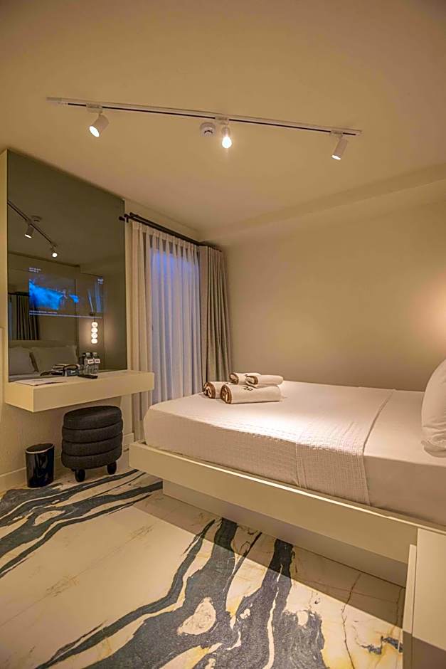 June Alaçatı Adult Only