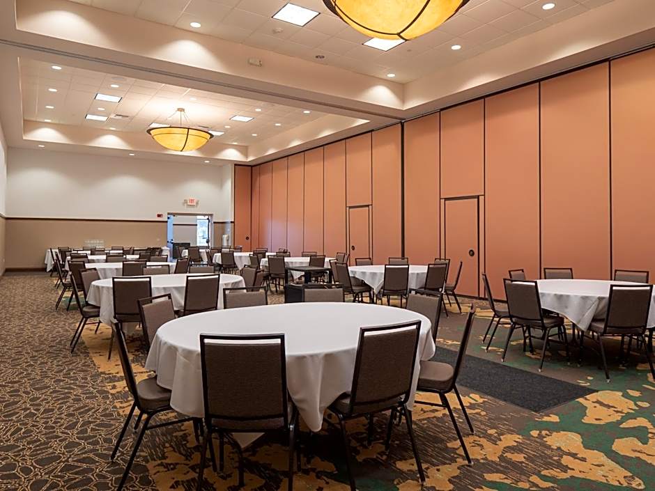 Holiday Inn Stevens Point - Convention Center By IHG