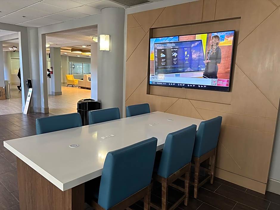 Holiday Inn Express & Suites Cocoa by IHG
