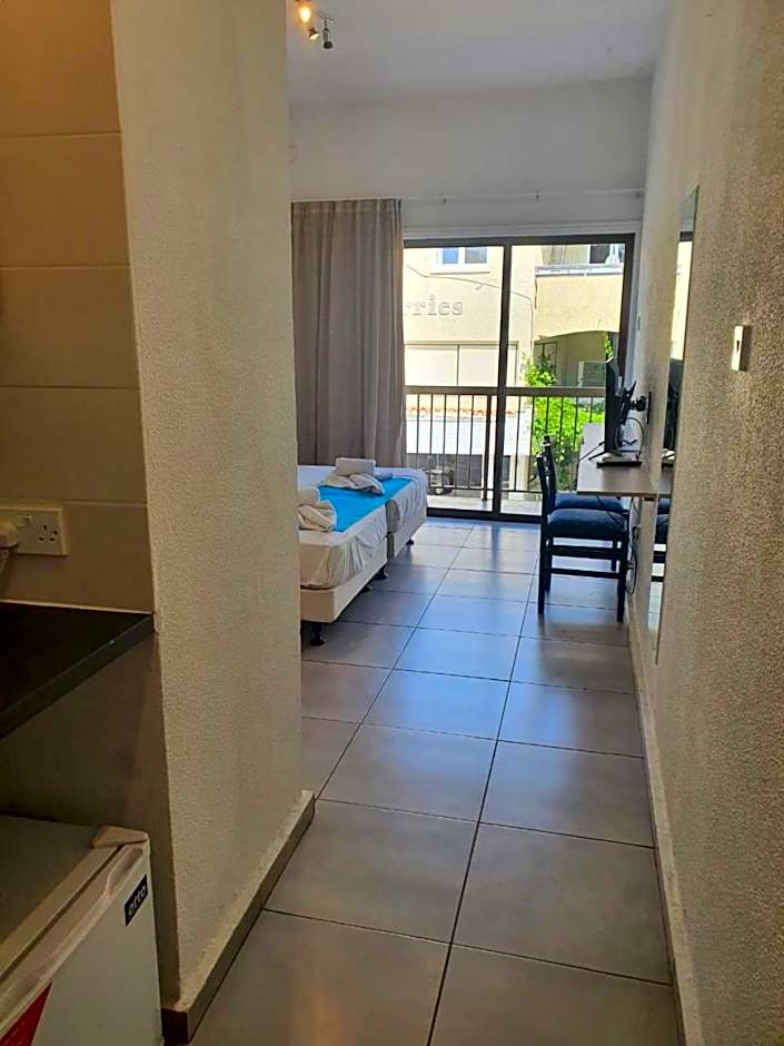 Sea CleoNapa Mandali