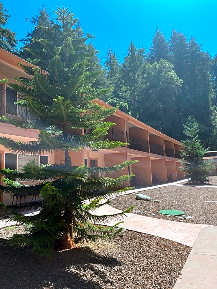 The Historic Brookdale Lodge