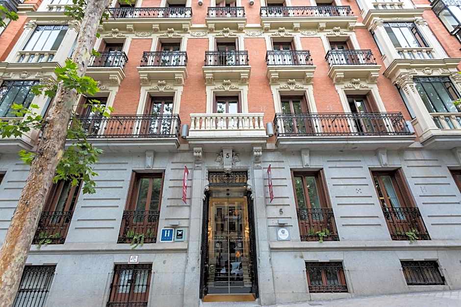 Petit Palace Lealtad Plaza