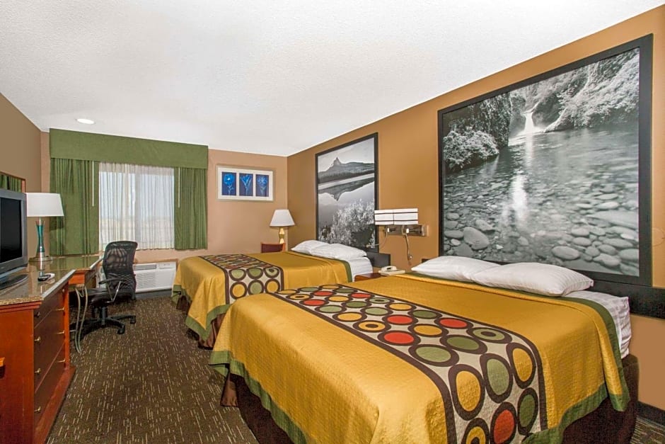 Super 8 by Wyndham Baker City
