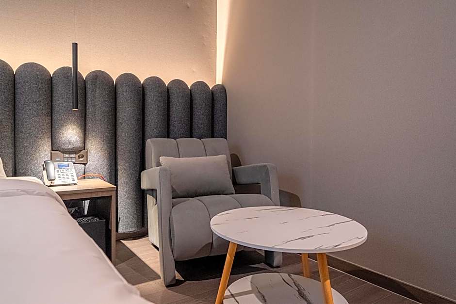 Gyeongju Poverta Hotel
