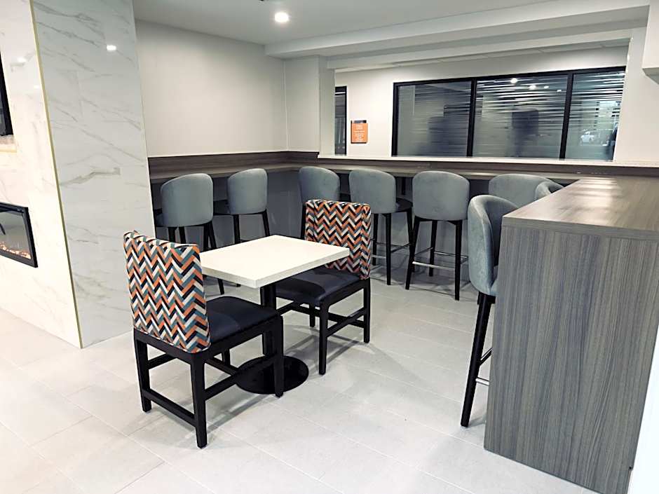 La Quinta Inn & Suites by Wyndham Atlanta Roswell