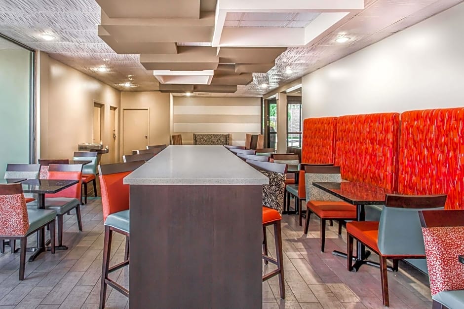 Days Inn By Wyndham Fort Lauderdale Airport Cruise Port Area