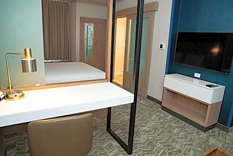 King Suite with Trundle Bed - Hearing Accessible