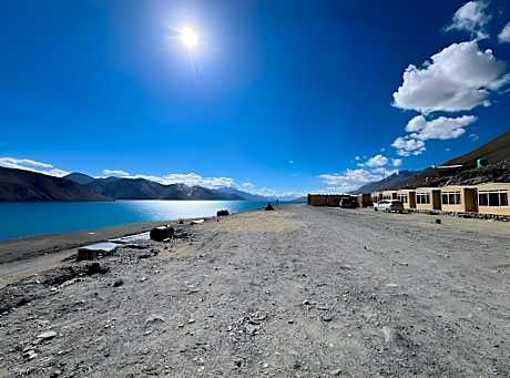 Soma Retreat Cottage, Pangong Lake