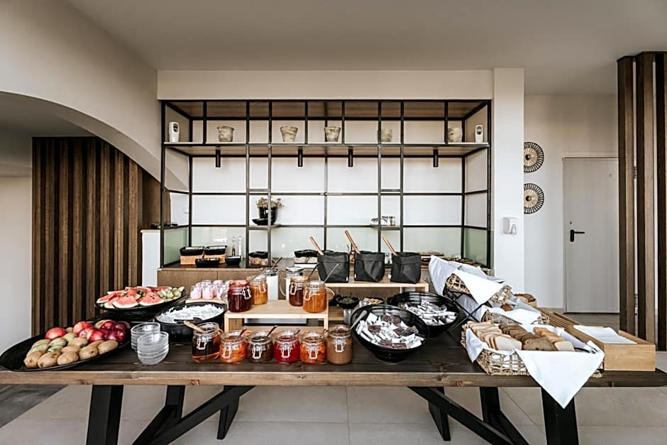 Paralos The Maxine Adults Only