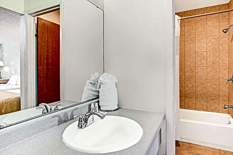 Queen Room with Two Queen Beds - Disability Access