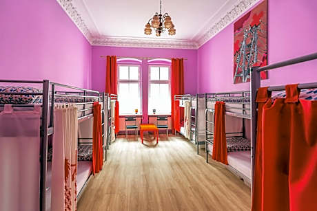 Bed in 10-Bed Mixed Dormitory Room