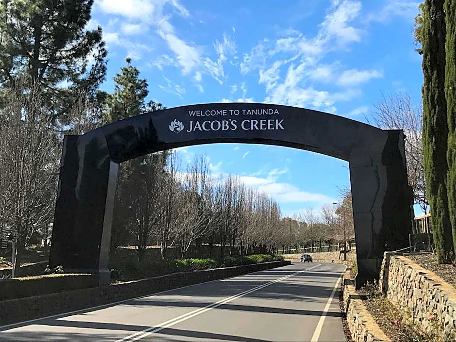 Hello Adelaide Motel and Apartments