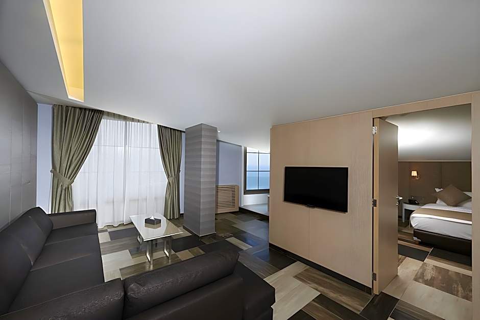 Photo 1 of 5 of Executive Penthouse