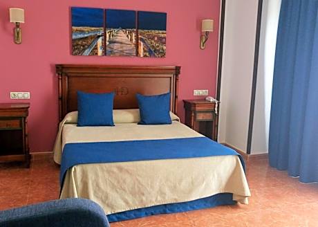 Double or Twin Room with Side Sea View