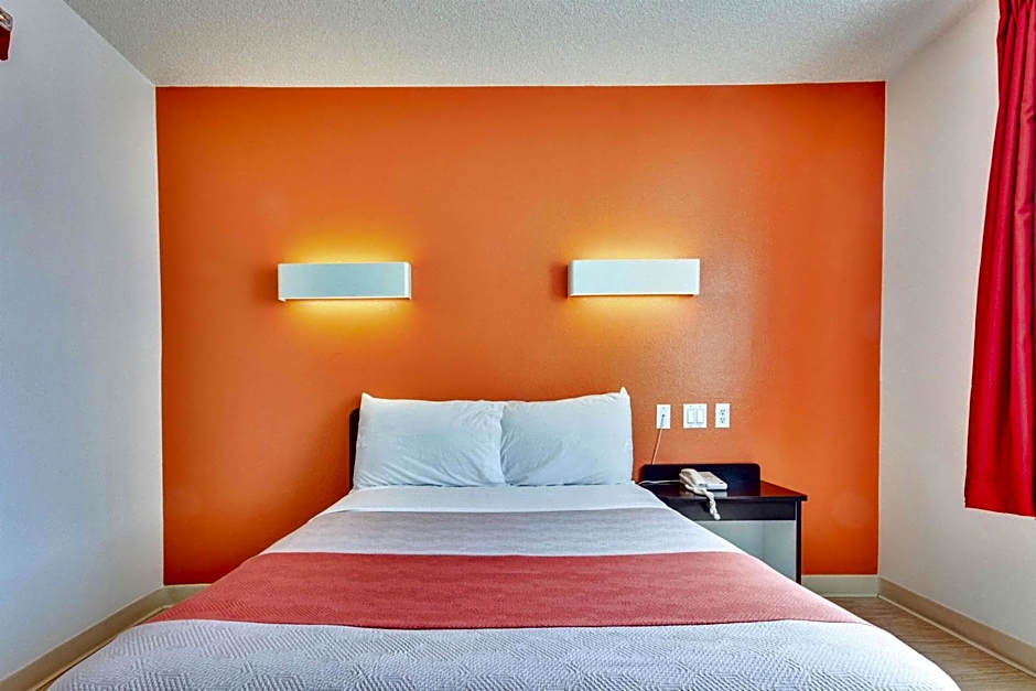Motel 6 Dallas - Lewisville