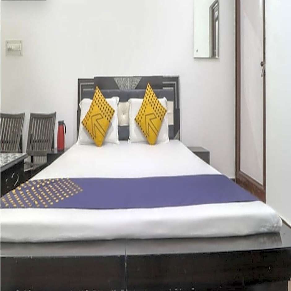 Photo 1 of 29 of Hotel Madhu Palace