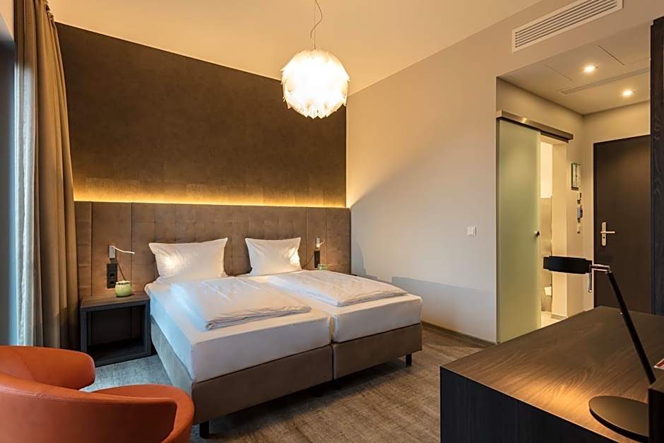 Photo 1 of 5 of Double Room
