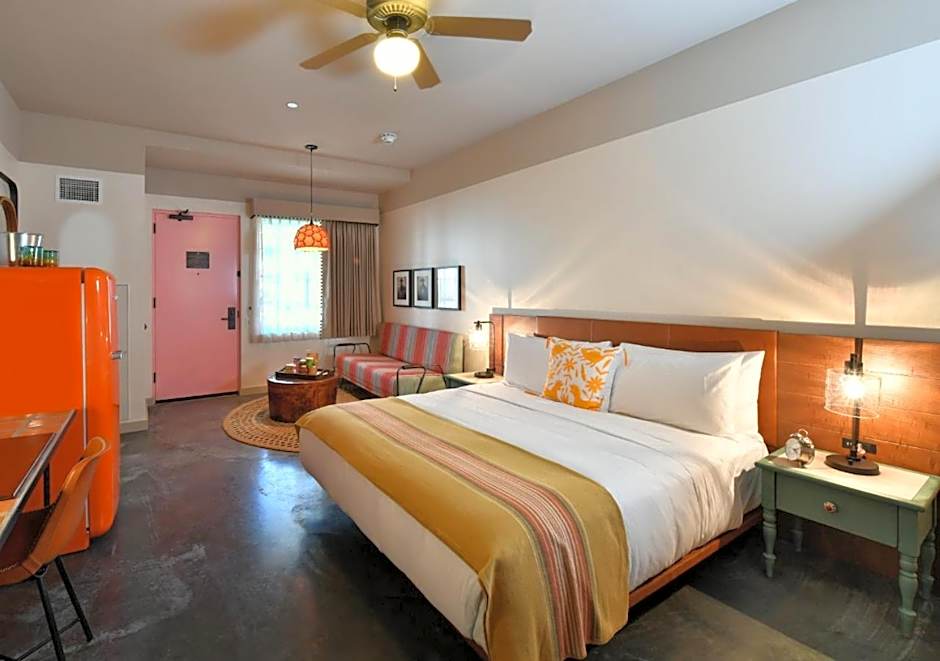 Texican Court, by Valencia Hotel Group