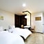 White Tourist Hotel