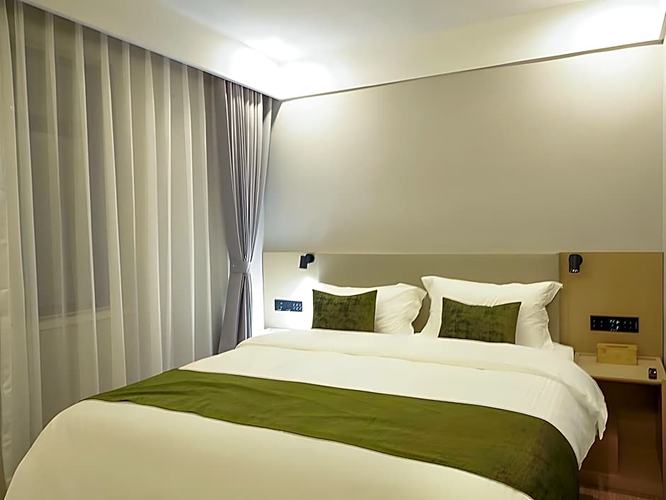 GreenTree Inn Exhibition Center University Road Hotel