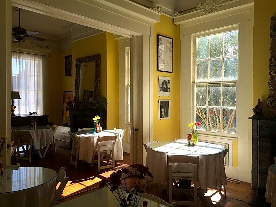 Creole Gardens Guesthouse and Inn