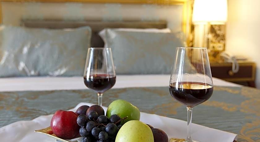 Saint John Hotel