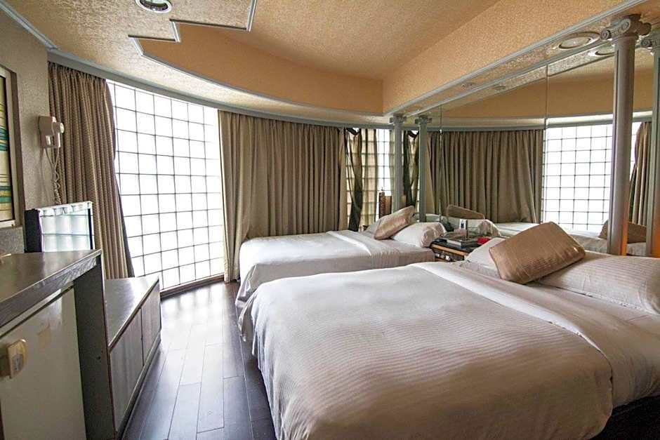 Katherine Plaza Hotel