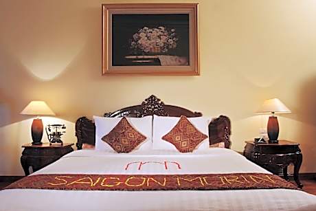 Colonial Suite
