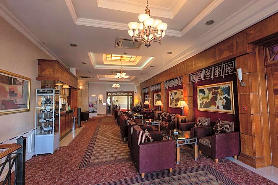 Hamlet Court Hotel