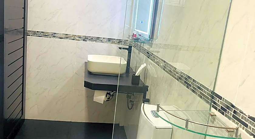 Thonglor Suites Hotel