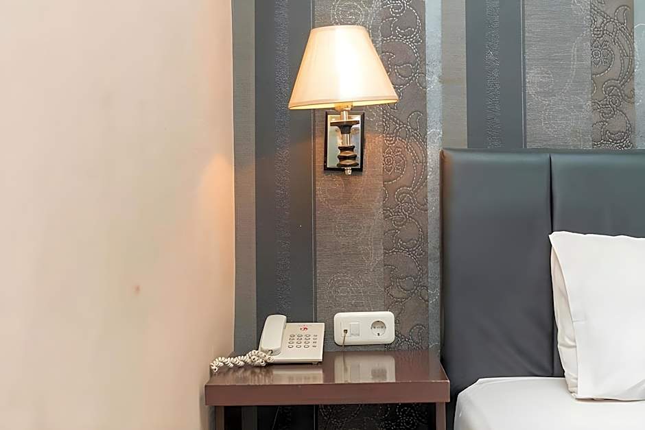 RedDoorz Plus near Simpang Tiga Tritayasa Cilegon