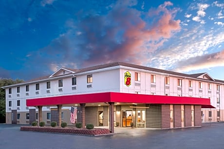 Super 8 by Wyndham Terre Haute