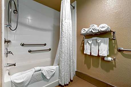 King Suite - Accessible/Non-Smoking