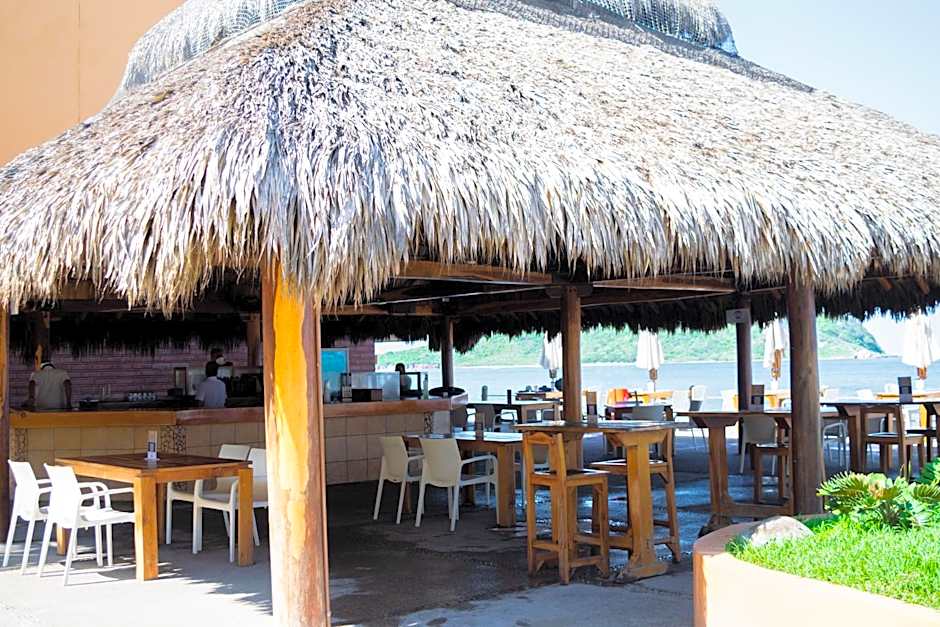 Costa de Oro Beach Hotel