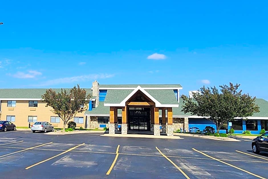 AmericInn by Wyndham Austin