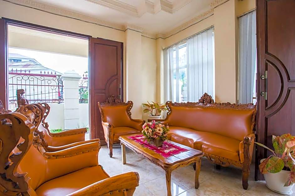 RedDoorz near Universitas Samratulangi Manado