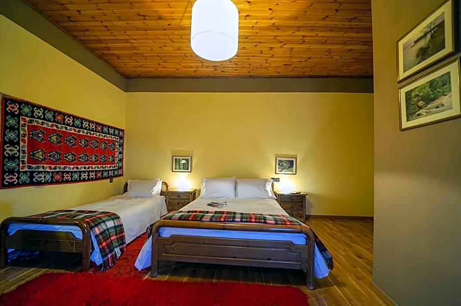 To Balkoni tis Agorianis