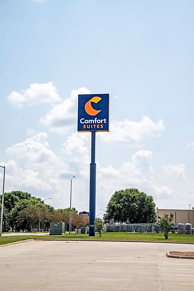 Comfort Suites University