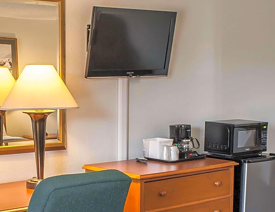 Econo Lodge Inn & Suites Hoquiam