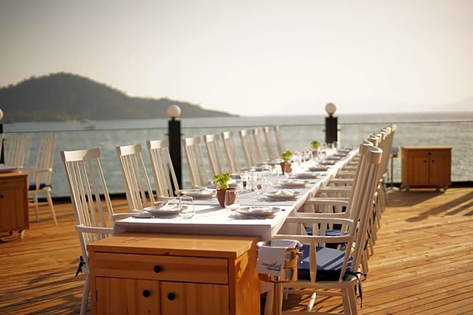 Icon Beach Suites Hotel Sovalye Island