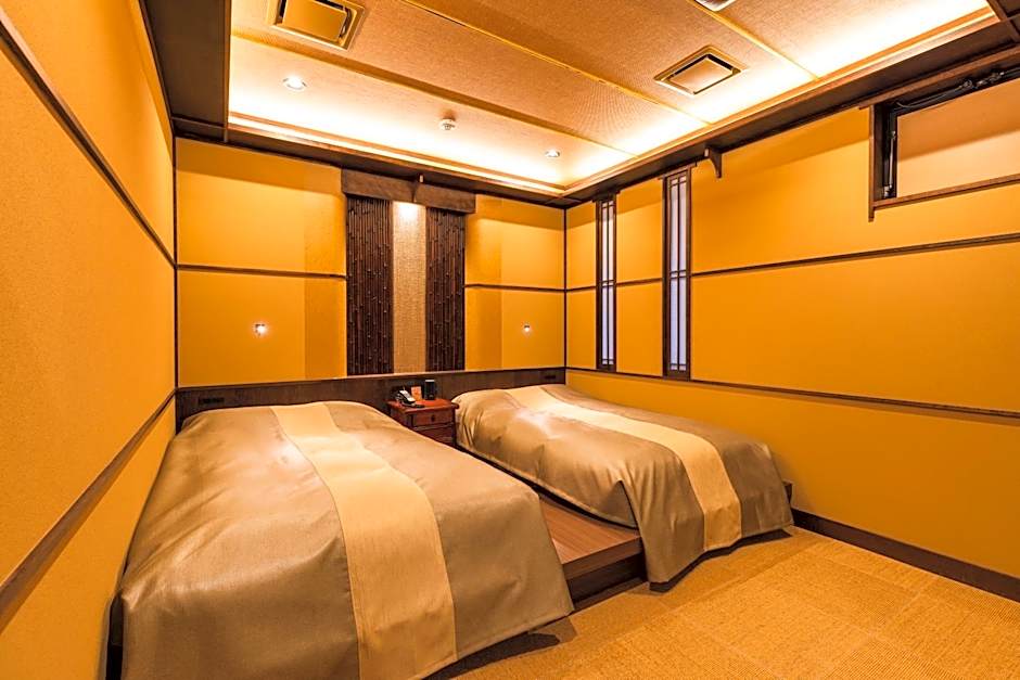 Tsuta Onsen Ryokan