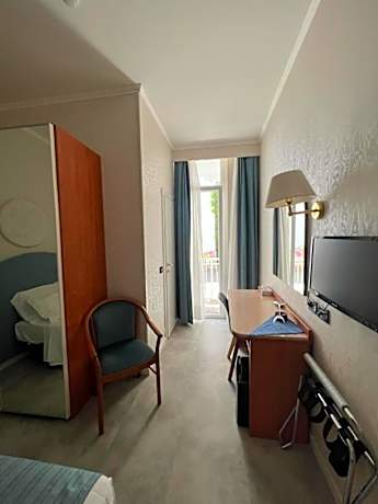 Small Double or Twin Room