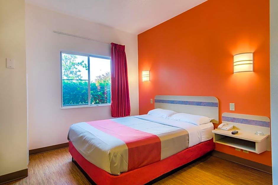 Motel 6-Lakeville, MN - South - Lakeville