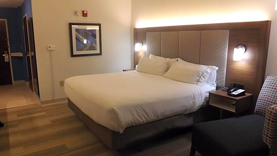 Holiday Inn Express Hotel & Suites Dyersburg By IHG