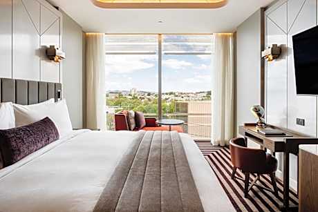 Water View King Room