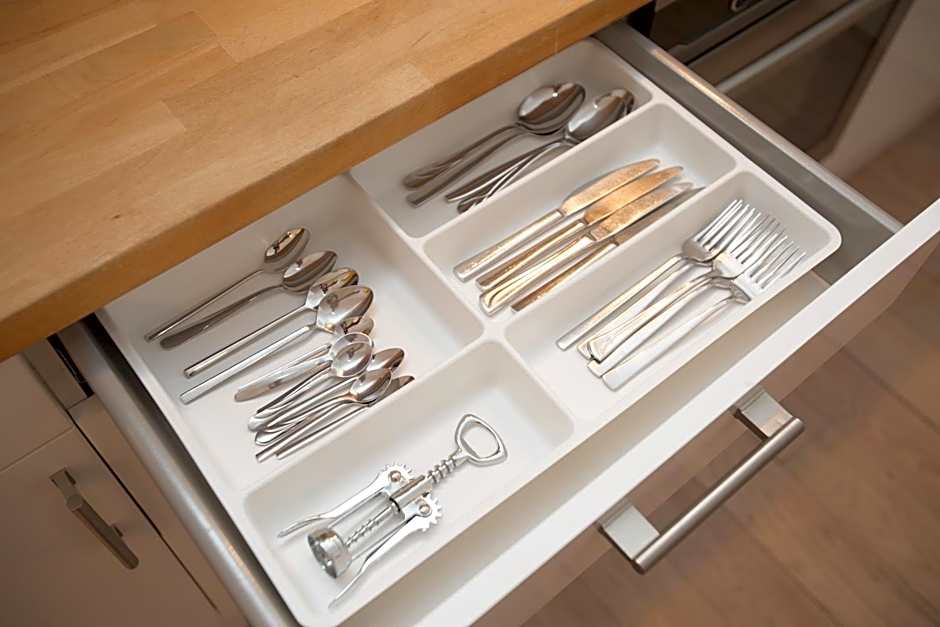 Dedeminn Marina Hotel