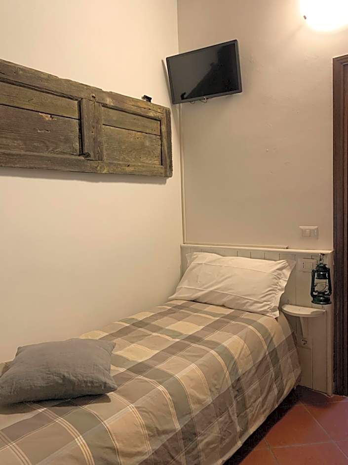 Foto 1 de 2 de Single Room
