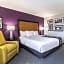 La Quinta Inn & Suites by Wyndham Cleveland - Airport North