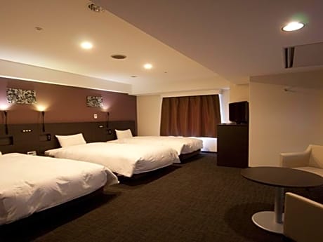 Triple Room for 4 People - Non-Smoking