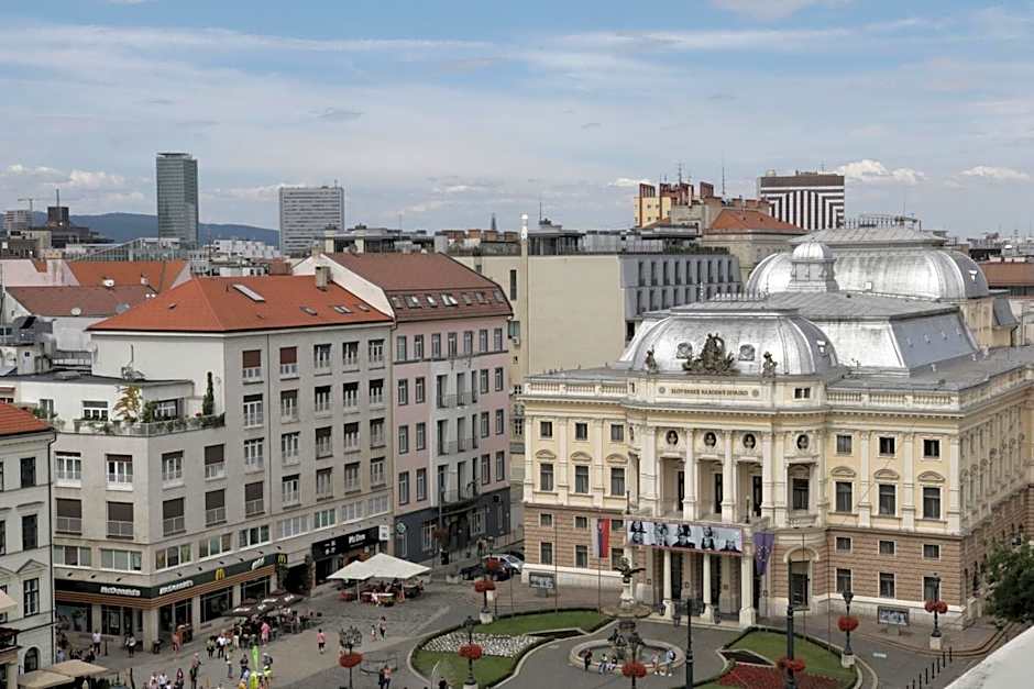 Radisson Blu Carlton Hotel, Bratislava